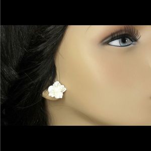 COPY - COPY - COPY - COPY - Etsy handmade creamy white flower earrings